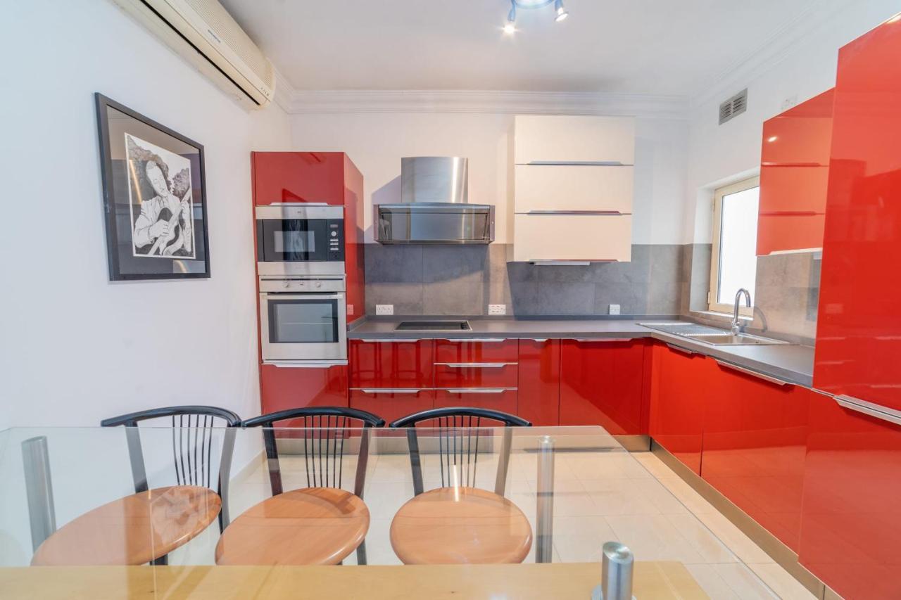 Amazing Views Of Spinola Bay In Heart Of Stjulians-Hosted By Sweetstay Saint Julian's Exterior foto