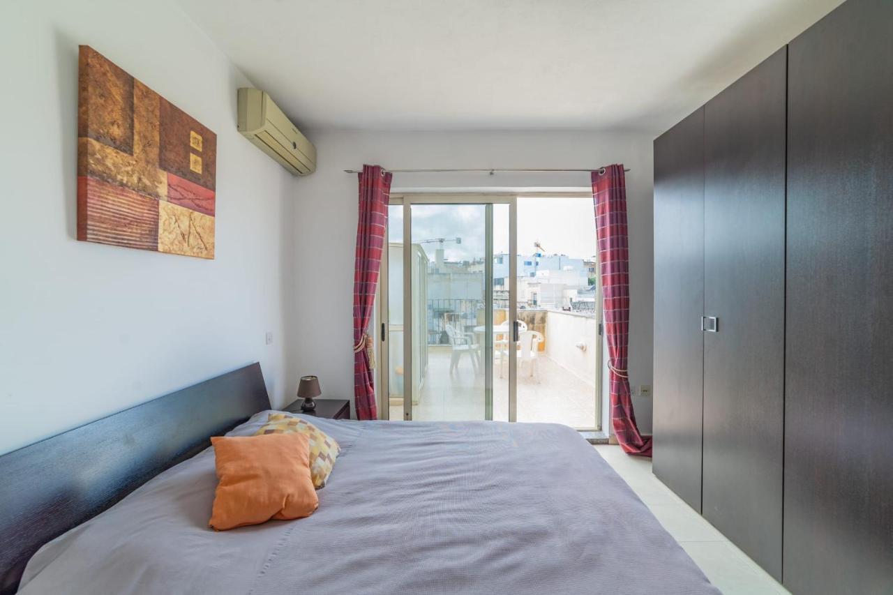 Amazing Views Of Spinola Bay In Heart Of Stjulians-Hosted By Sweetstay Saint Julian's Exterior foto