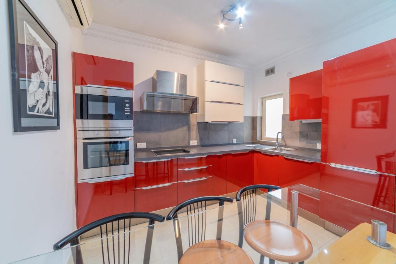 Amazing Views Of Spinola Bay In Heart Of Stjulians-Hosted By Sweetstay Saint Julian's Exterior foto